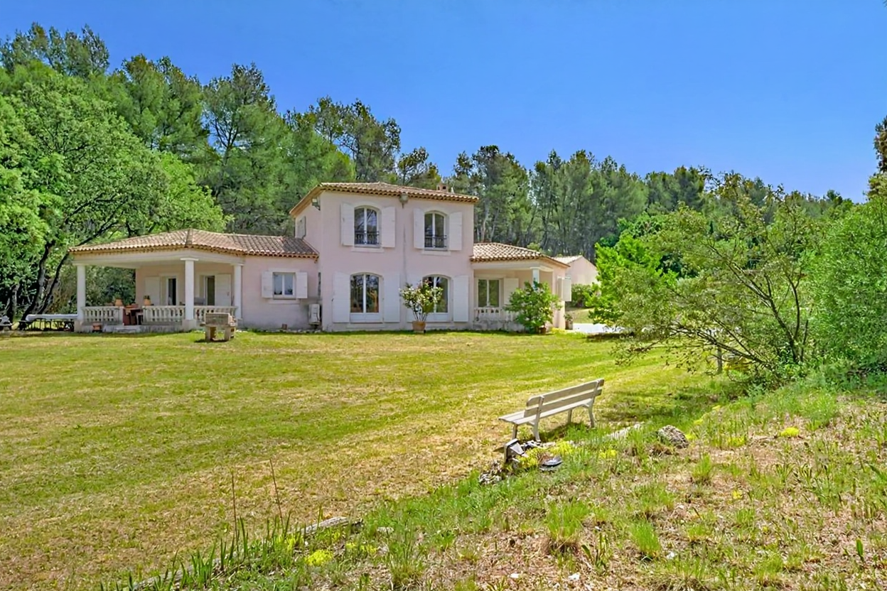 Villa / Maison  T5 à vendre Aix-en-Provence 13090