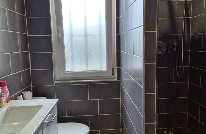 Ensemble immobilier local commercial et appartement — photo 4