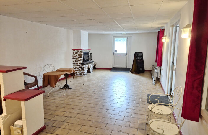 Ensemble immobilier local commercial et appartement — photo 5
