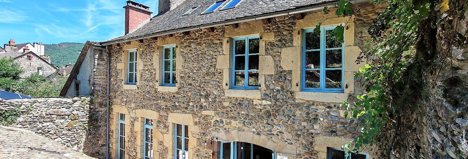 Maison 8 Pièces 372 m² à vendre à Saint Geniez d'Olt et d'Aubrac (12130)