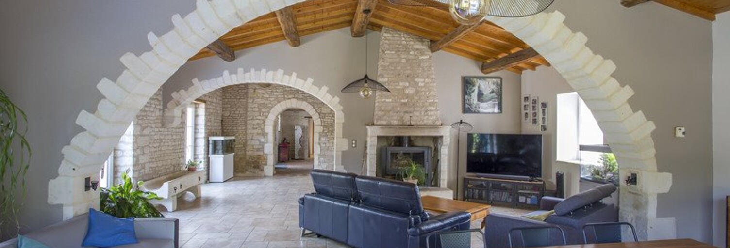 Maison 7 Pièces 205 m² à vendre à Taugon (17170)