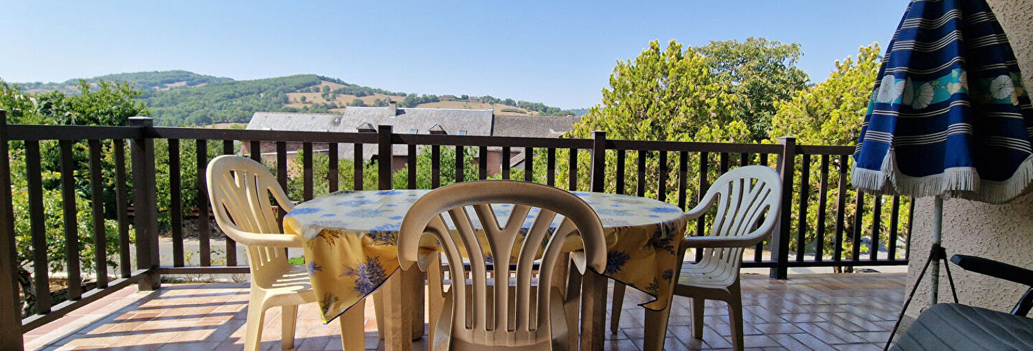 Maison 5 Pièces 144 m² à louer à Saint-Christophe-Vallon (12330)