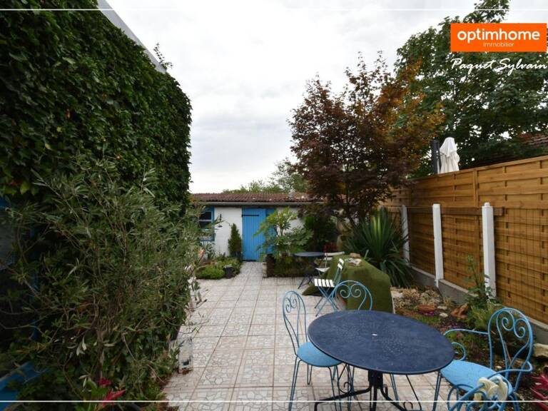 Maison de charme avec terrasse et cour – Cœur de Souvigny — photo 1