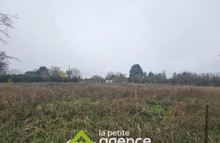 BEAU TERRAIN DE LOISIRS D'UNE SUPERFICIE DE 6210 M2 AVEC EAU — photo 2