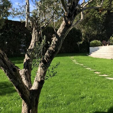 Maison 9 pièces 6500 €