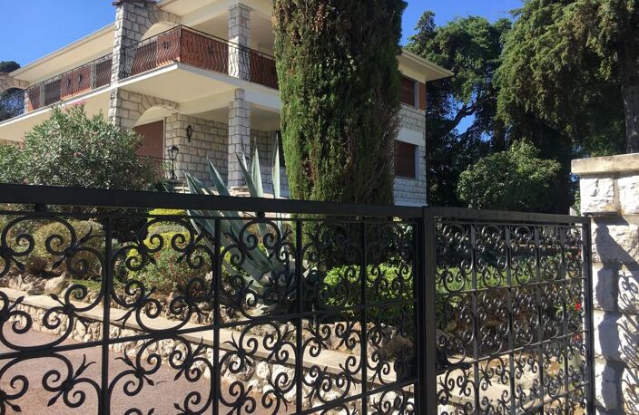 MOUGINS - BELLE VILLA 9 PIÈCES A LOUER MEUBLÉ LONGUE DURÉE - DOM — photo 5