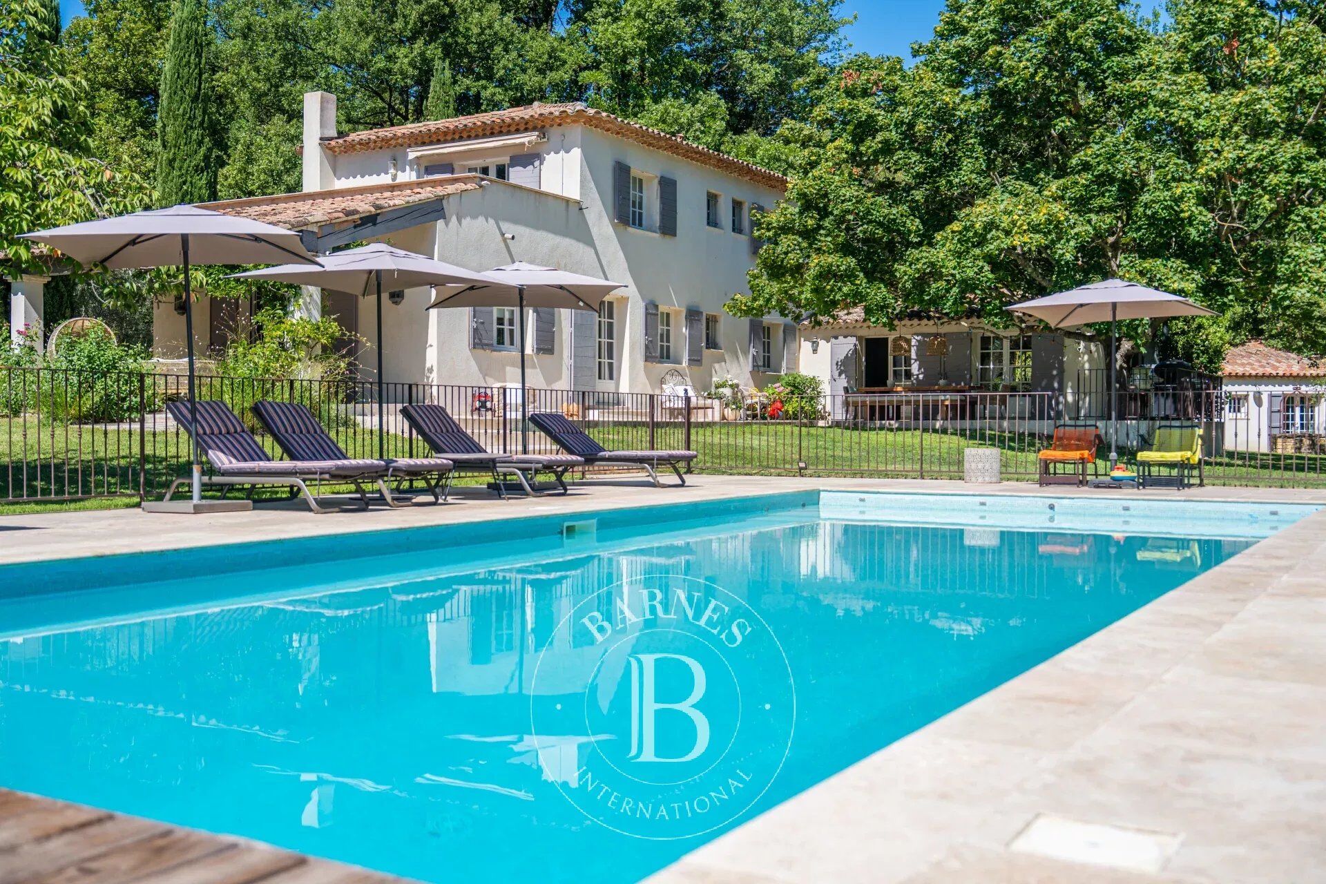 Villa / Maison  T6 à vendre Aix-en-Provence 13100