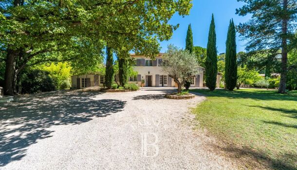 Villa / Maison 6 pièces  à vendre Aix-en-Provence 13100