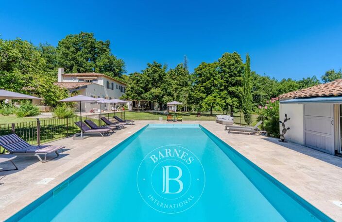 AIX-EN-PROVENCE EST - PROCHE GOLF - BASTIDE 240 M² - ANNEXES - P — photo 2