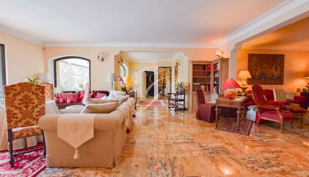 Propri&eacute;t&eacute; 9 pièces  à vendre Flayosc 83780