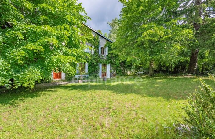 Dpt Ain (01), à vendre proche de GEX  maison P6 de 197 m² - Terrain de 1300 m² — photo 3