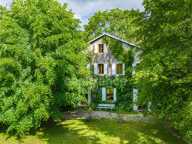 Dpt Ain (01), à vendre proche de GEX  maison P6 de 197 m² - Terrain de 1300 m² — photo 4