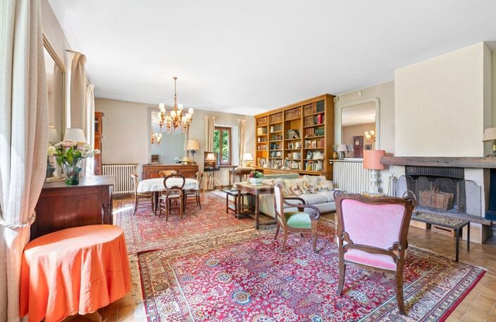 Dpt Ain (01), à vendre proche de GEX  maison P6 de 197 m² - Terrain de 1300 m² — photo 5