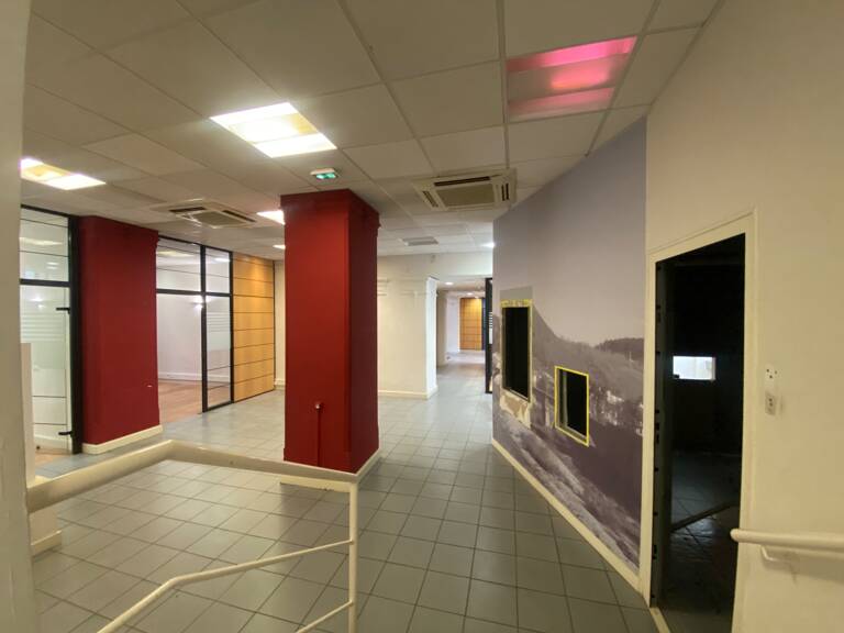 à vendre Local/bureaux 282 m² – Centre-ville d’Alès — photo 1