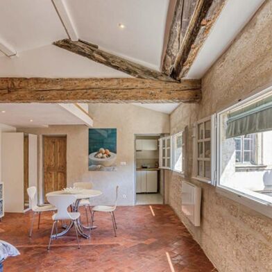 Appartement 1 pièces 700 €