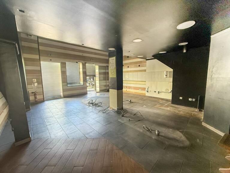 Local commercial 130 m² Carré d'Or — photo 1