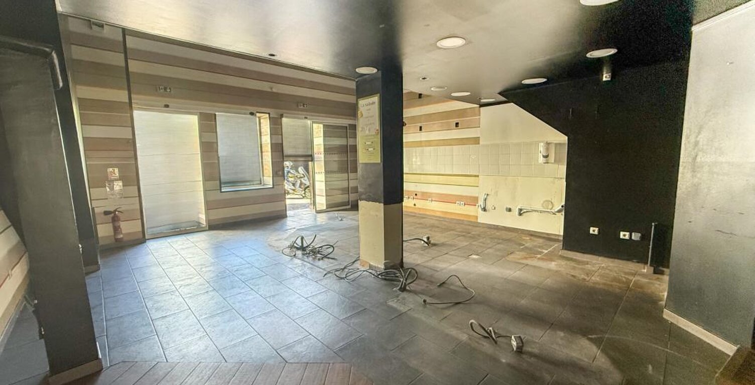 Local commercial 130 m² Carré d'Or — photo 1