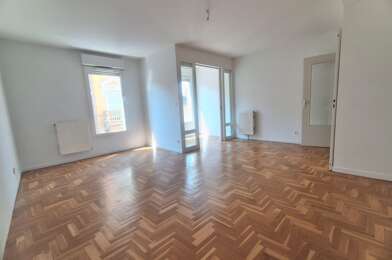 Appartement 3 pièces 836 €