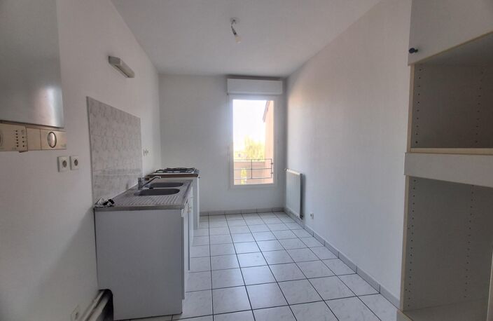 Location appartement 3 pièces 75 m² à Villefranche-sur-Saône (69400) — photo 2