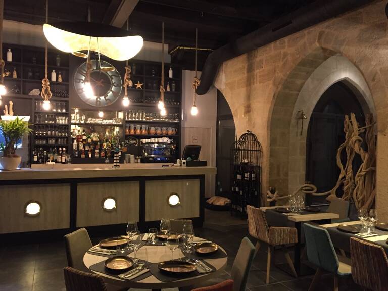 Restaurant — photo 1