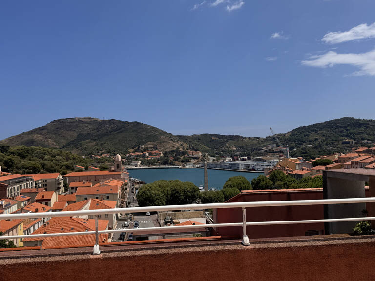 PORT-VENDRES SUPERBE APPARTEMENT AVEC IMMENSE TERRASSE ET SUPERBE VUE SUR LE PORT — photo 1