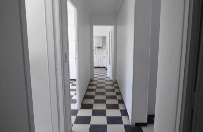 Perpignan : appartement premier étage T3 + parking et cave — photo 2