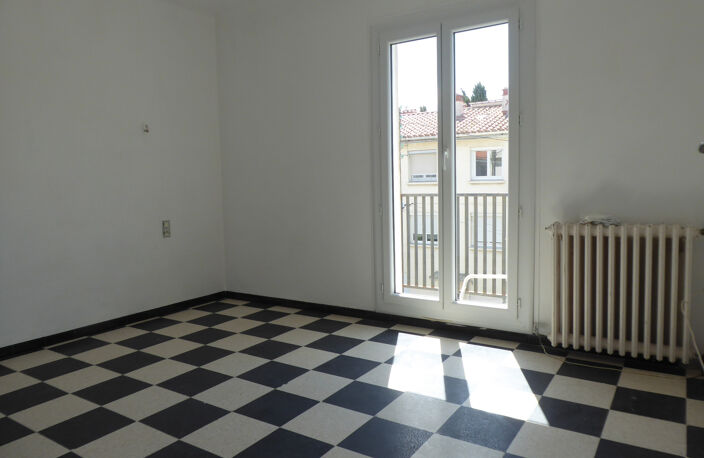 Perpignan : appartement premier étage T3 + parking et cave — photo 3