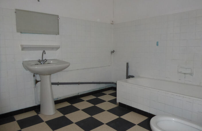 Perpignan : appartement premier étage T3 + parking et cave — photo 4