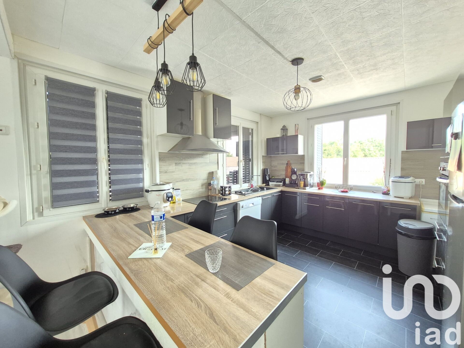 Bellevigny - 82m² - 5p. - 3ch.