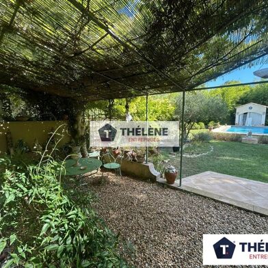 Commerce  1200000 €