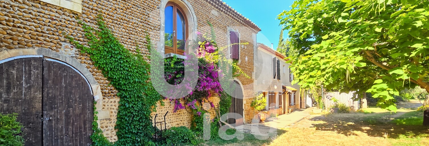 Maison 10 Pièces 252 m² à vendre à Arles (13200)