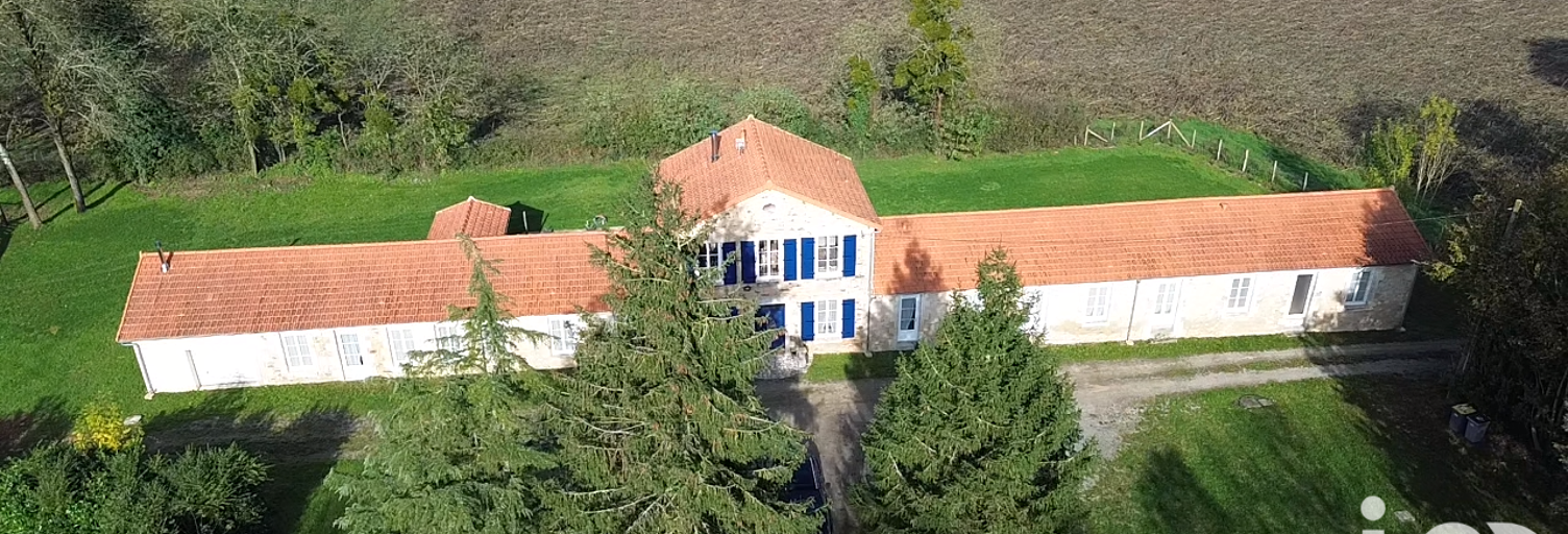 Maison 8 Pièces 310 m² à vendre à Reffannes (79420)