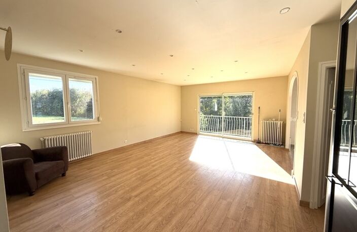 Vente maison 8 pièces 110 m² Ussac (19270) — photo 2