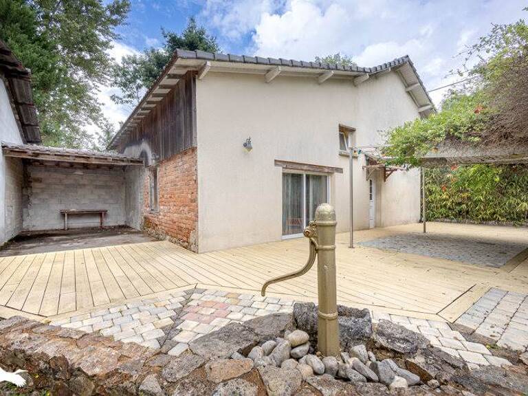 Maison en pierre de 4 pièces principales — photo 1