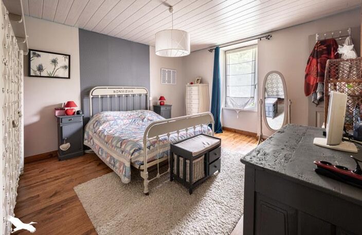 Maison en pierre de 4 pièces principales — photo 3