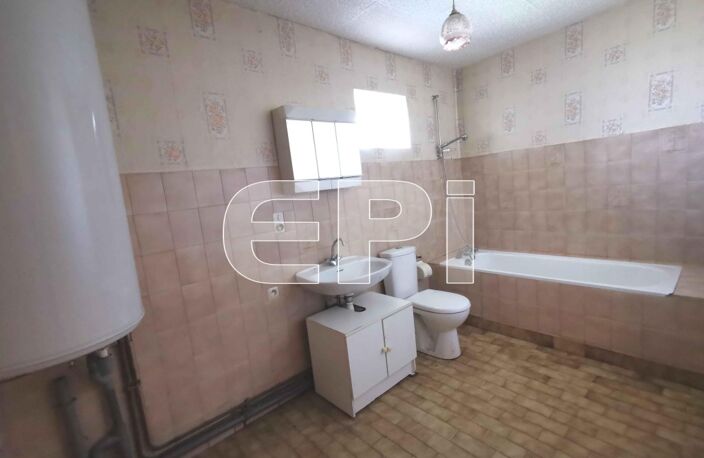 Réf 8080. Nueil-sous-Faye, maison de plain pied 130 m², en pie — photo 5