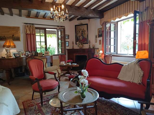AUTHENTIQUE MAISON DE CHARME AVEC DEPENDANCES — photo du bien