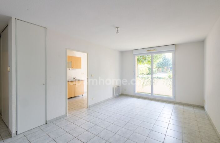 Proximité de Honfleur - Appartement de plain pied T3 avec terrasse - 65.25 m2 - 2 places de parking - Résidence avec Piscine, tennis et pétanque — photo 3