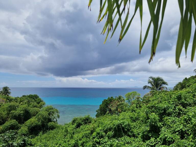 VUE MER PREMIERE LIGNE VILLA DE HAUT STANDING — photo 1