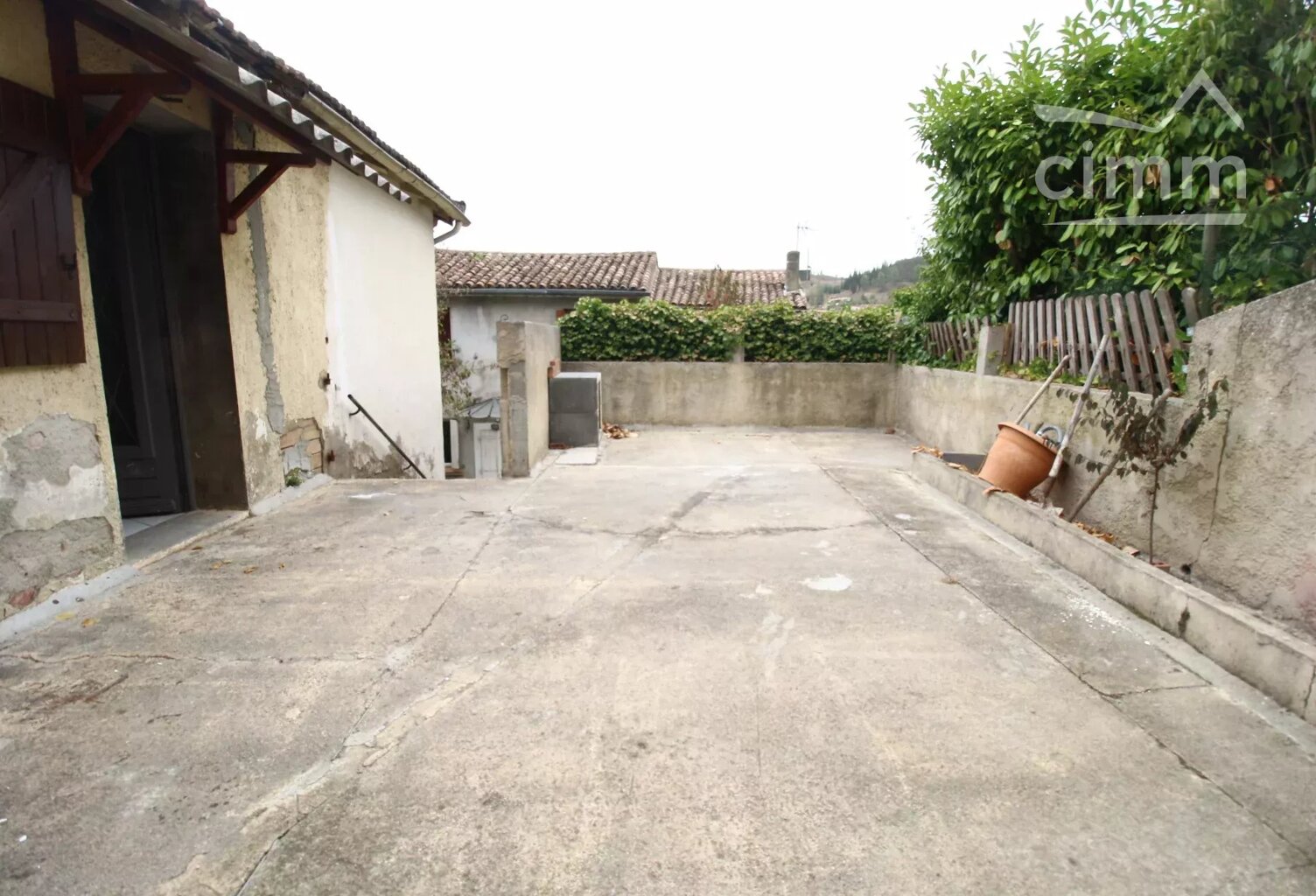 A vendre maison avec jardin et cour — photo 1