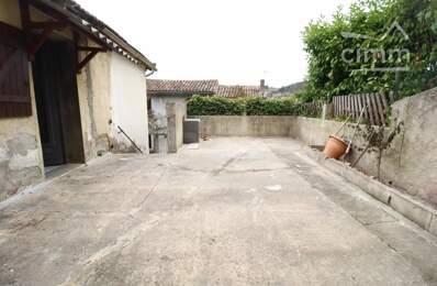 A vendre maison avec jardin et cour — photo du bien