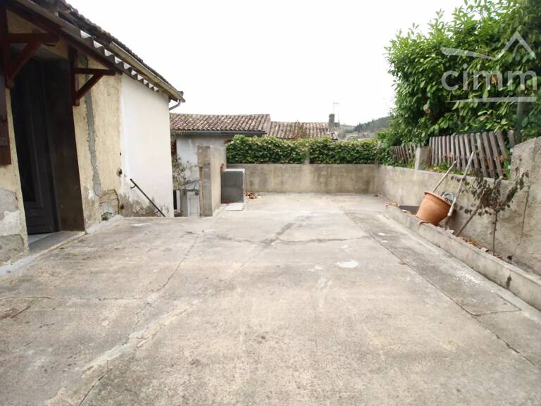 A vendre maison avec jardin et cour — photo 1