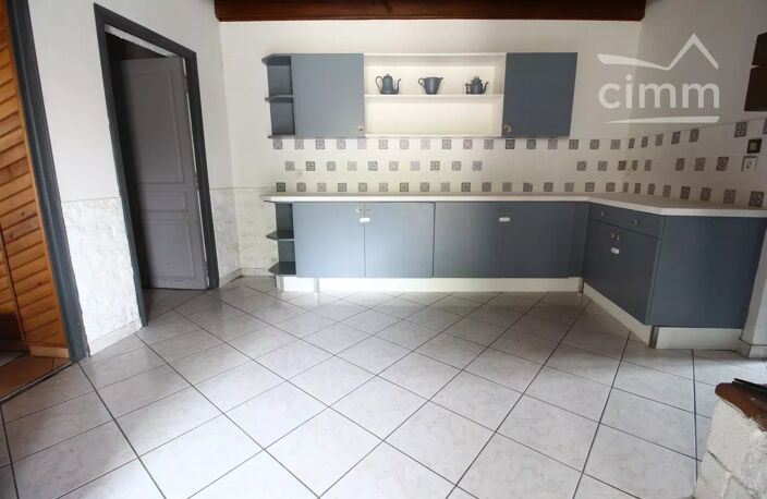 A vendre maison avec jardin et cour — photo 3