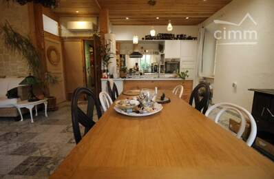 A vendre grande maison de ville entièrement rénovée avec un jard — photo du bien