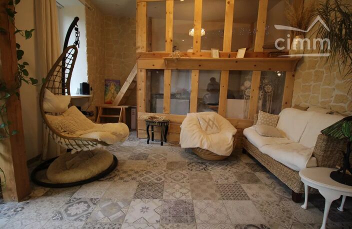A vendre grande maison de ville entièrement rénovée avec un jard — photo 3