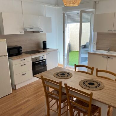 Appartement 4 pièces 900 €