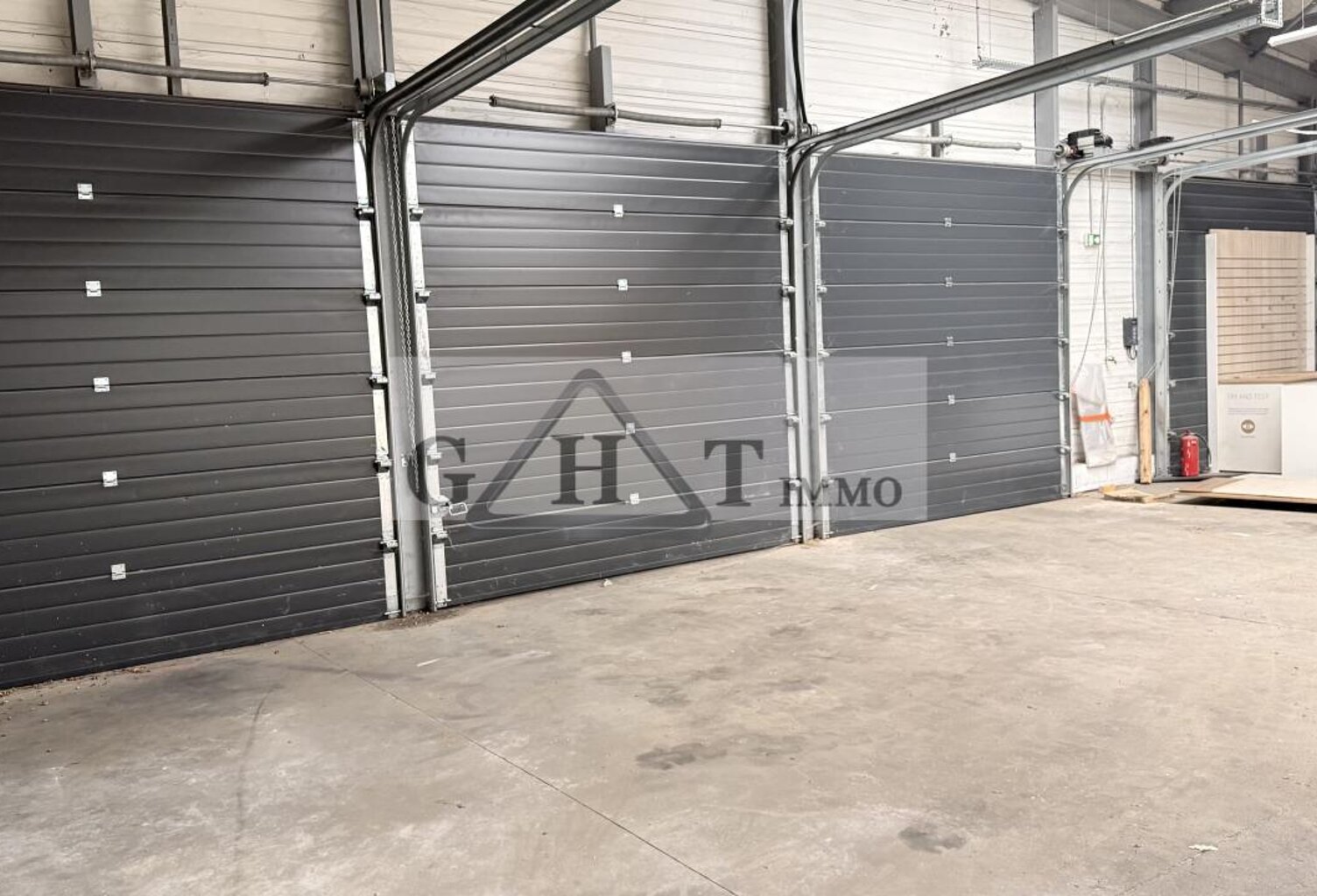 Local commercial 1 178 m² à louer – Zone commerciale Nanteuil-lès-Meau — photo 1