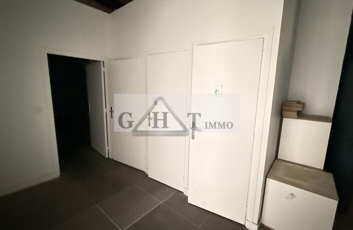 Local commercial 1 178 m² à louer – Zone commerciale Nanteuil-lès-Meau — photo 4