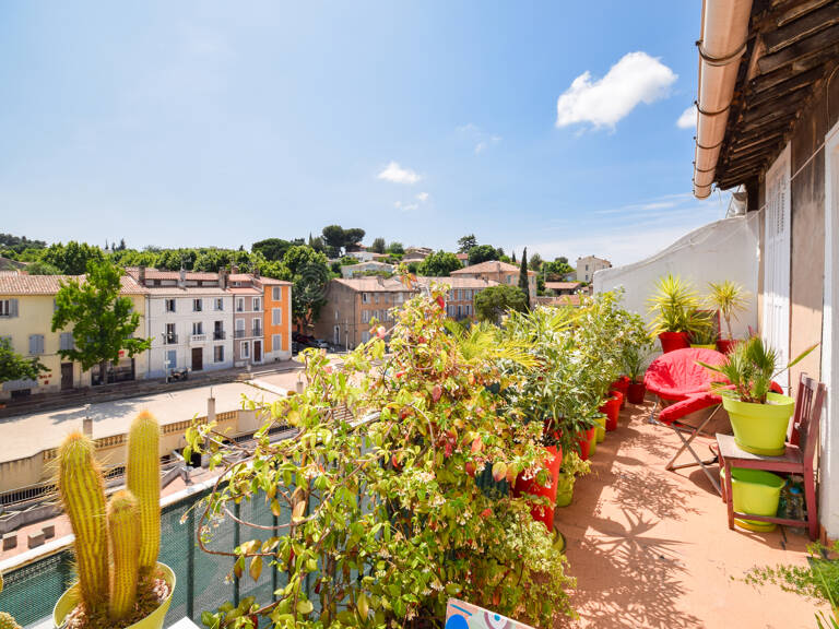 T2 loué avec terrasse en dernier étage République 13400 AUBAGNE — photo 1