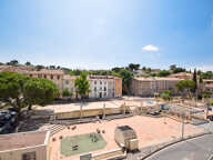 T2 loué avec terrasse en dernier étage République 13400 AUBAGNE — photo 3